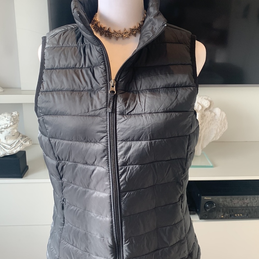Amazon essentials vest - Picture 2 of 2